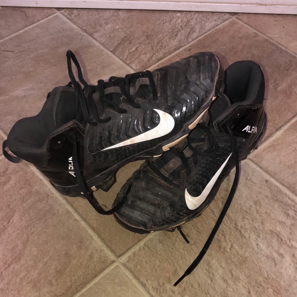 Nike boys baseball cleats size 6